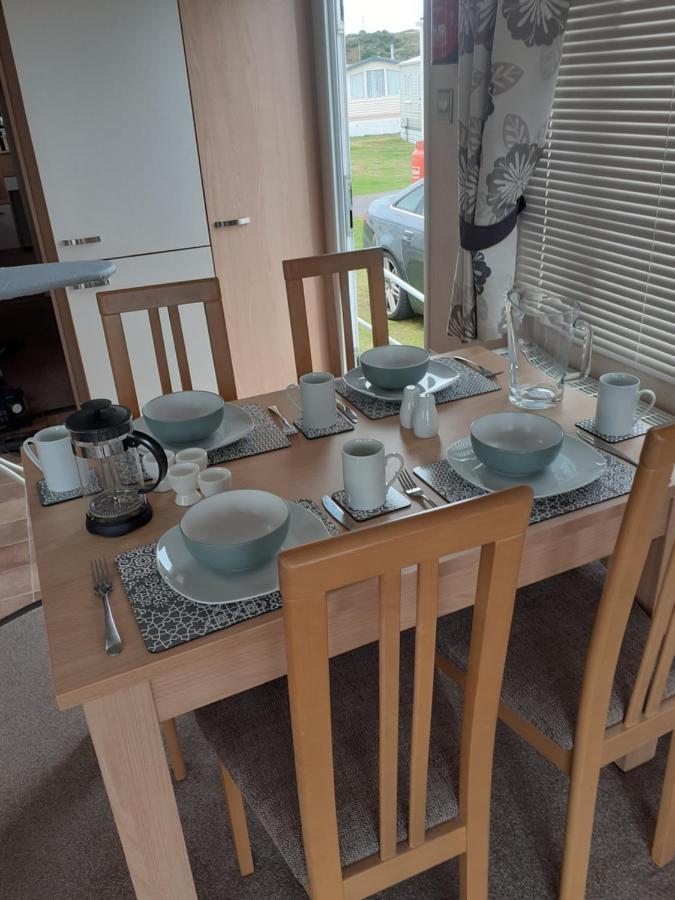 Rick'S Retreat Static Caravan Near The Beach With Free Wifi Lossiemouth Exterior photo