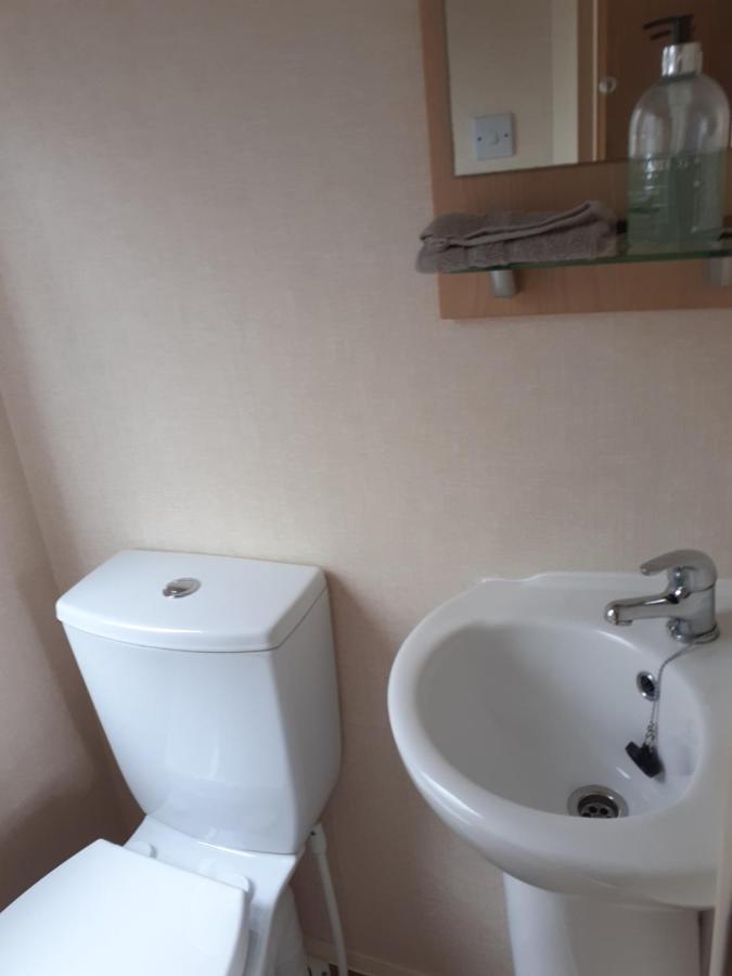 Rick'S Retreat Static Caravan Near The Beach With Free Wifi Lossiemouth Exterior photo
