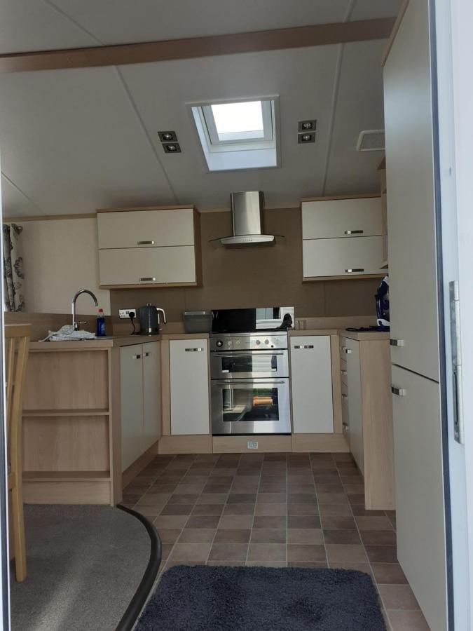 Rick'S Retreat Static Caravan Near The Beach With Free Wifi Lossiemouth Exterior photo